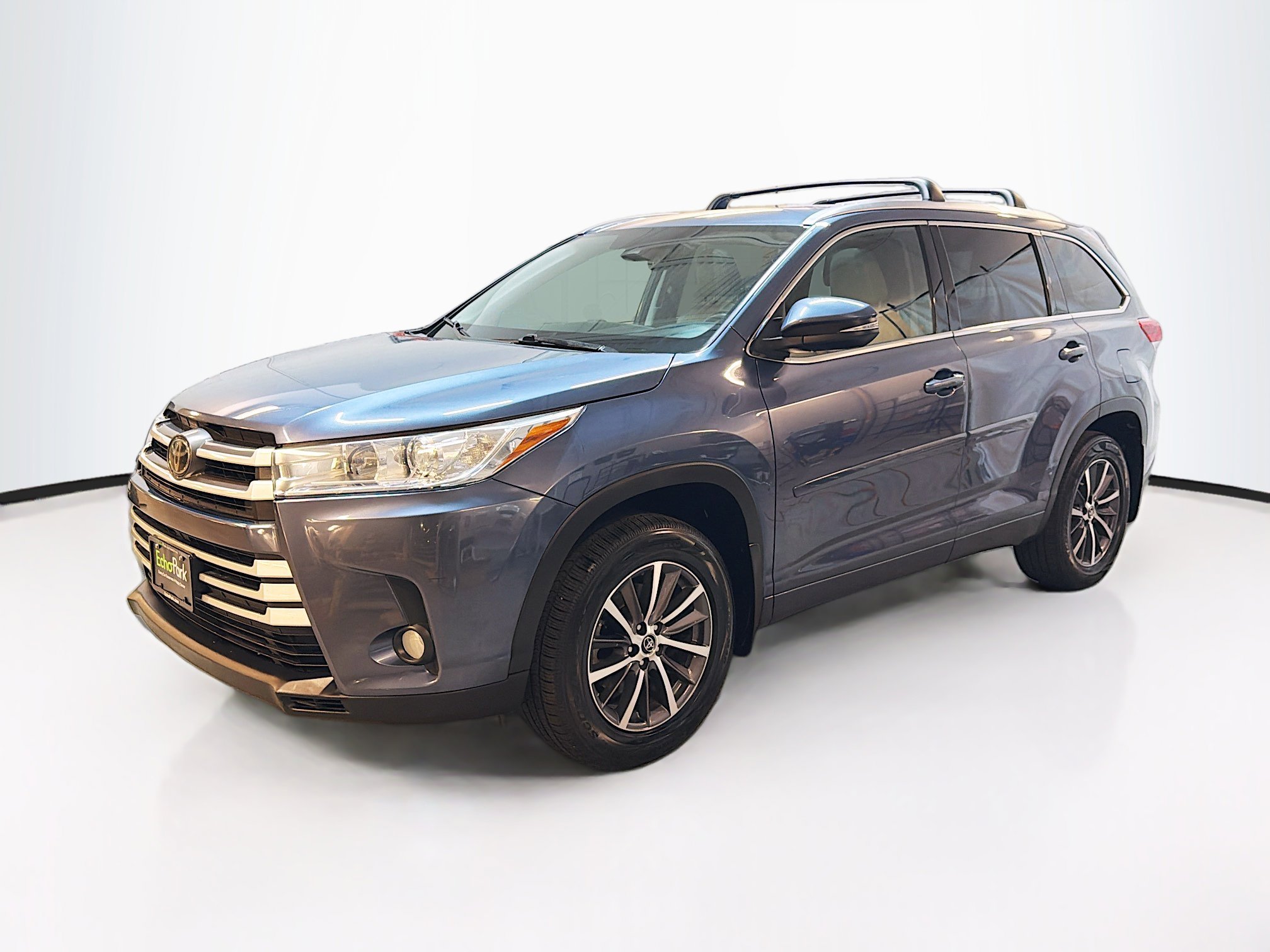 Used 2018 Toyota Highlander XLE image 3
