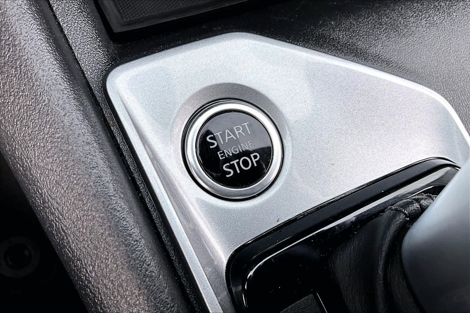 Used 2025 Nissan Altima 2.5 SV FWD image 36