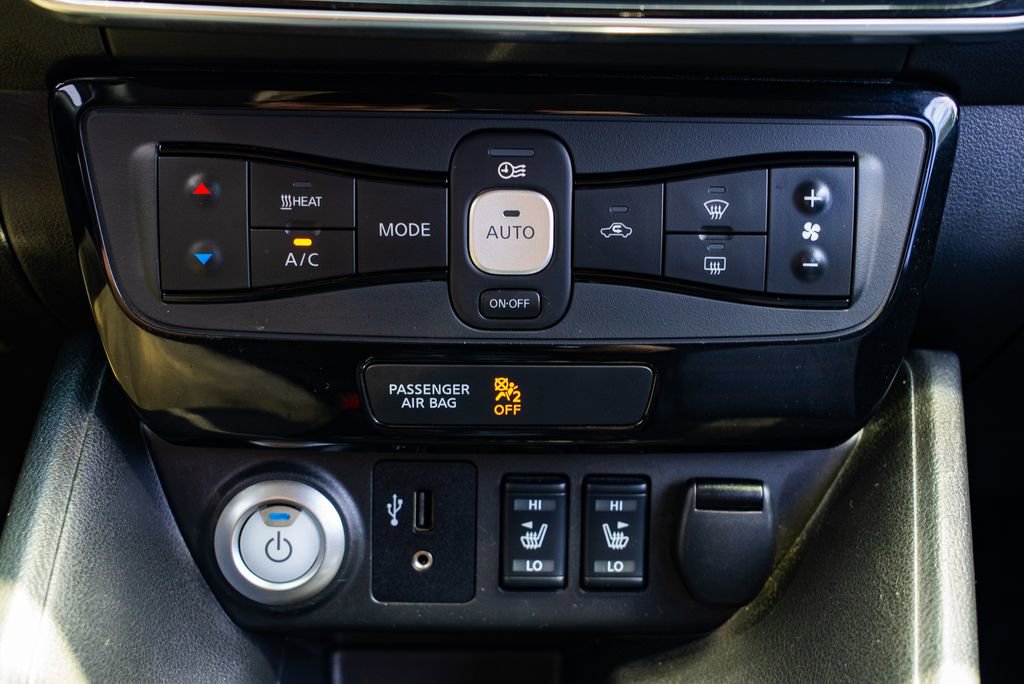 Used 2018 Nissan Leaf SV w/ SV All Weather Package FWD image 18