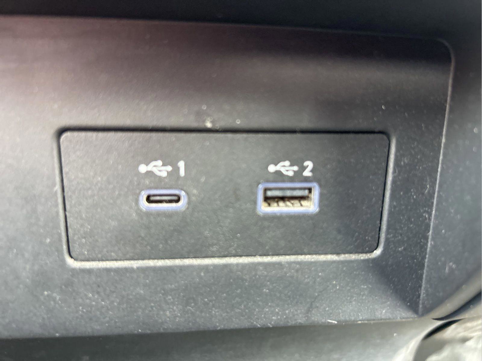 Used 2022 Nissan Titan S image 30