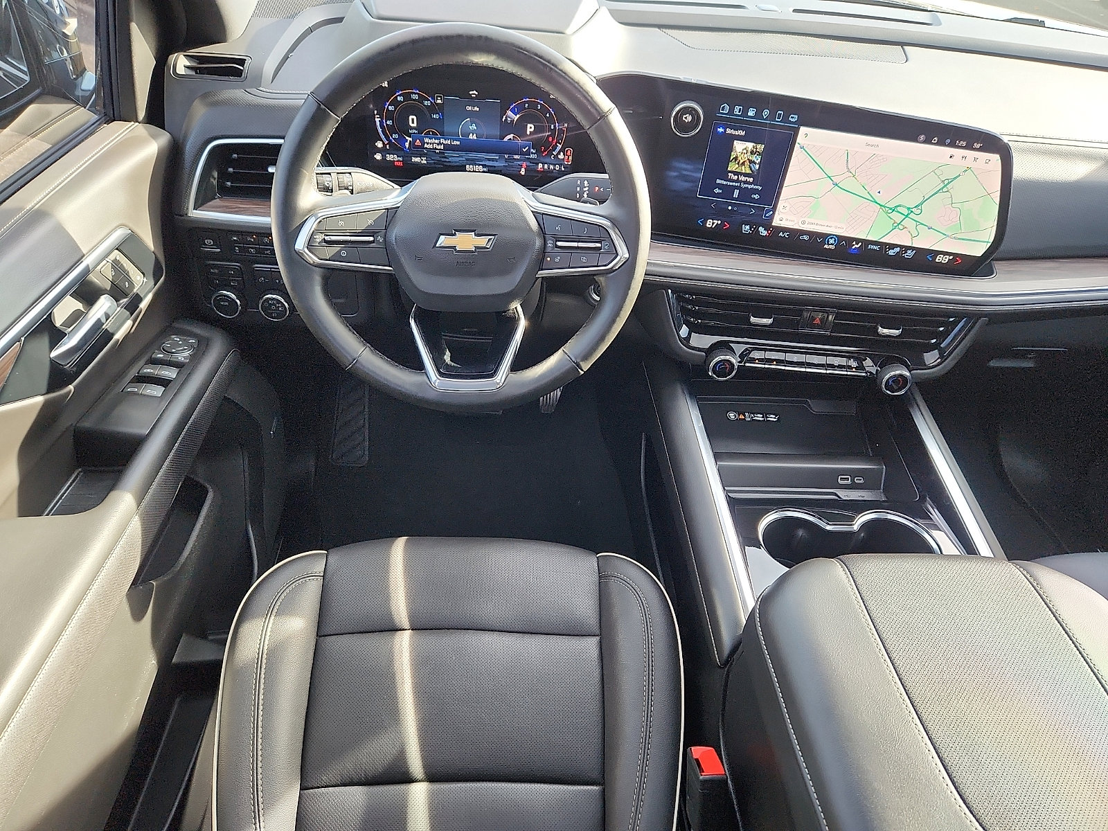 Used 2025 Chevrolet Suburban Premier image 14