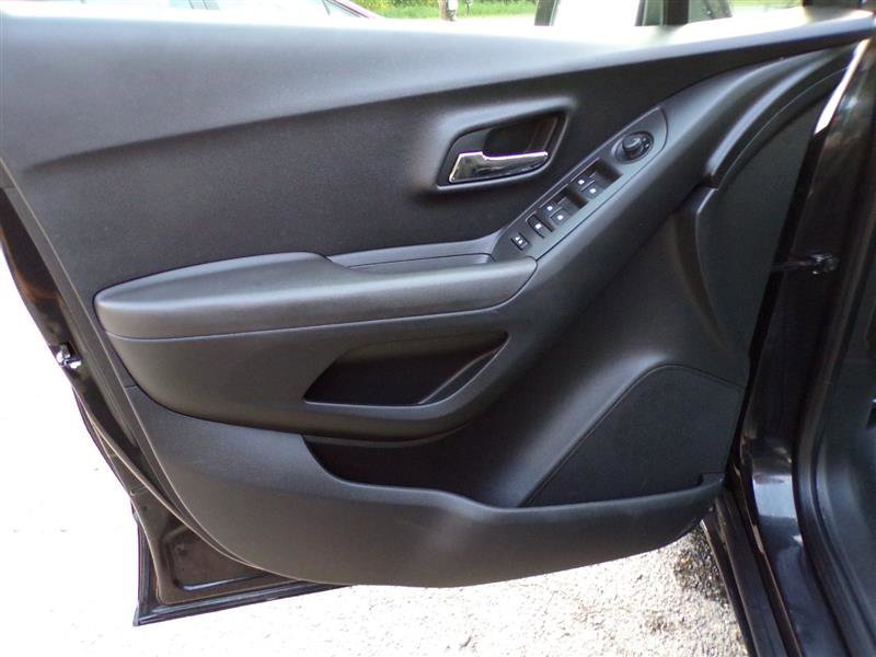 Used 2016 Chevrolet Trax LS image 14