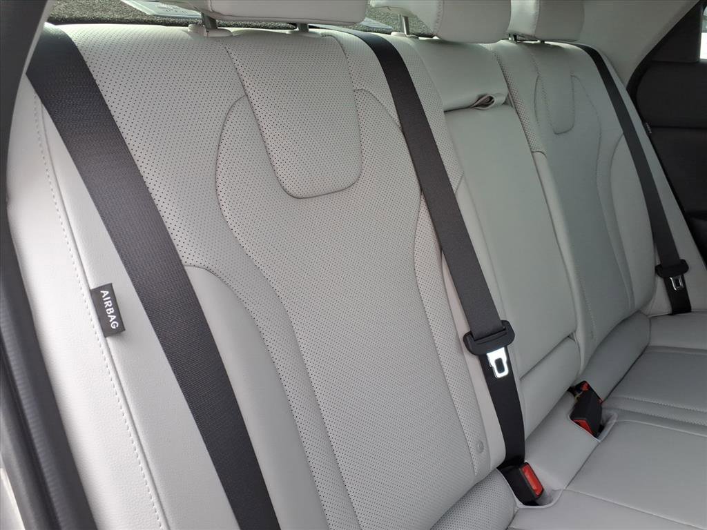 Certified 2025 Hyundai Elantra Limited FWD image 15