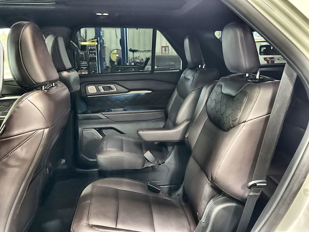 Used 2025 Ford Explorer Platinum w/ Ultimate Package image 25