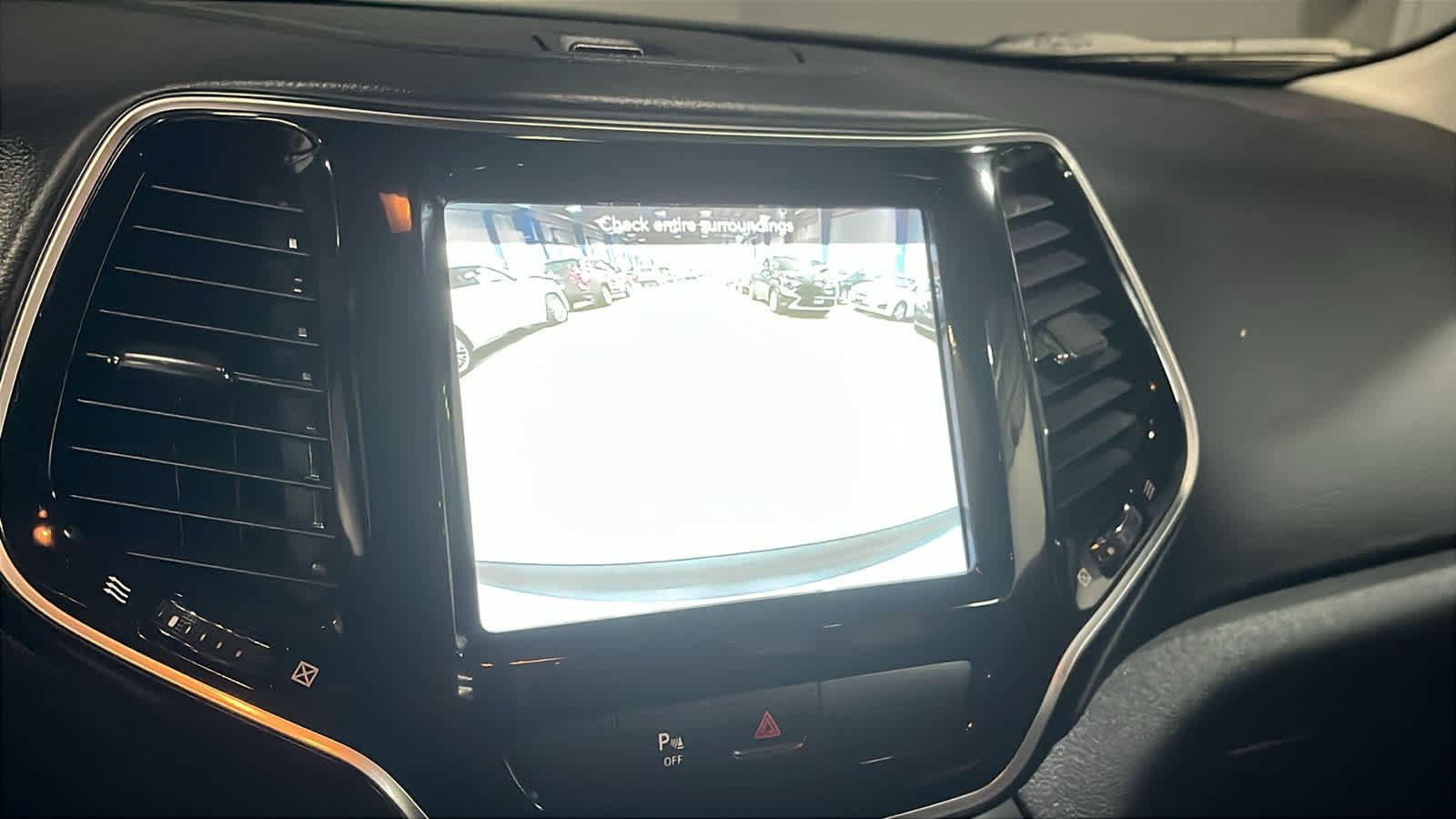 Used 2020 Jeep Cherokee Limited AWD/4WD image 16