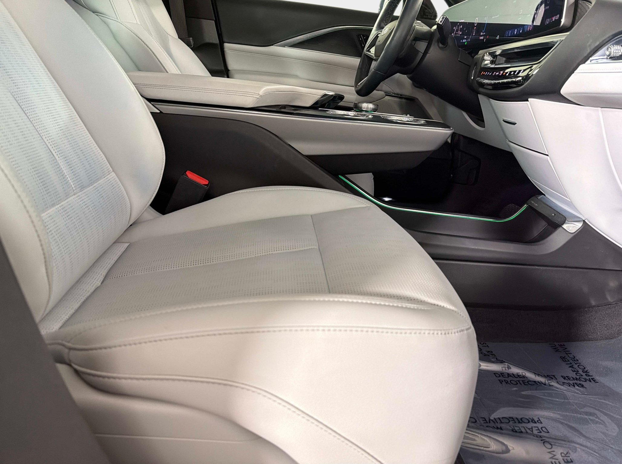 Used 2024 Cadillac Lyriq Luxury RWD image 19