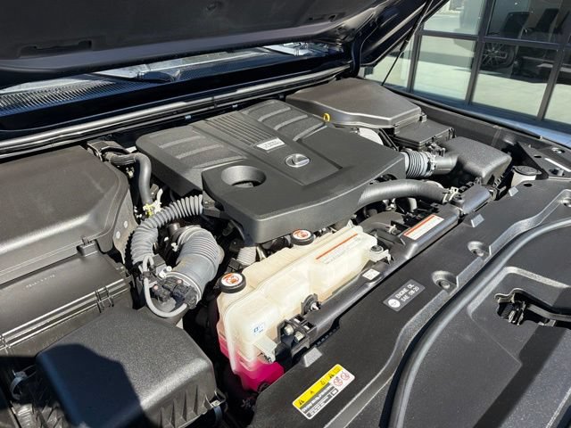 Used 2024 Lexus GX 550 w/ Accessory Package (2T) AWD/4WD image 28