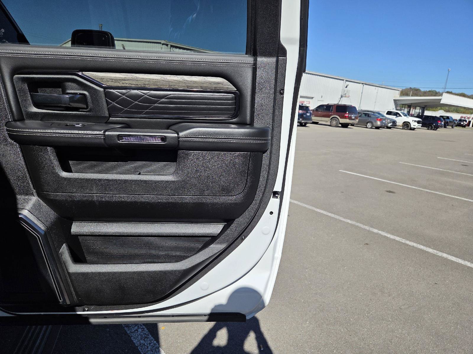 Used 2025 RAM 2500 Limited AWD/4WD image 37