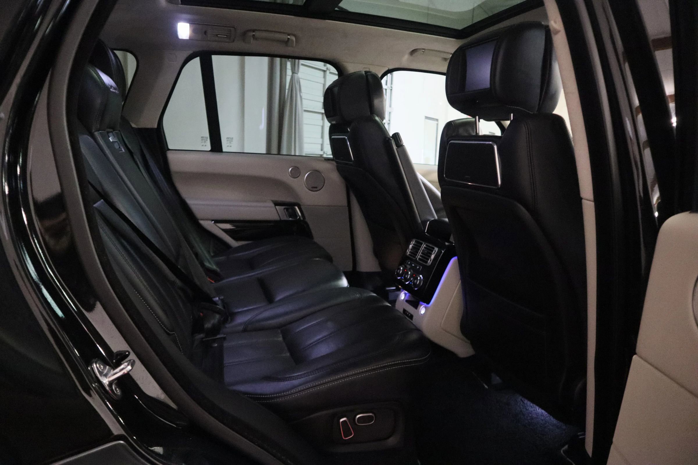 Used 2015 Land Rover Range Rover Autobiography image 20