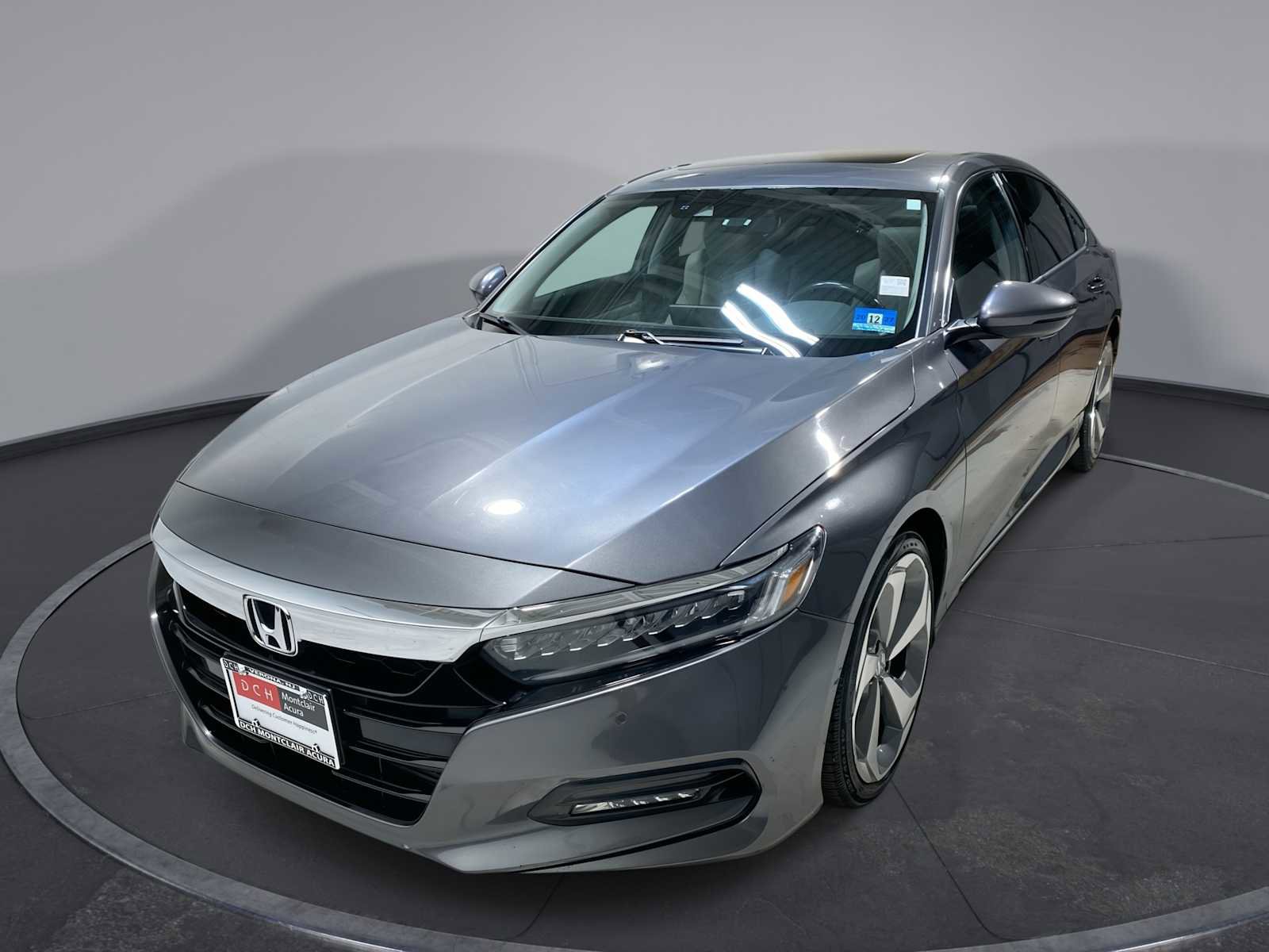 Used 2018 Honda Accord Touring image 1