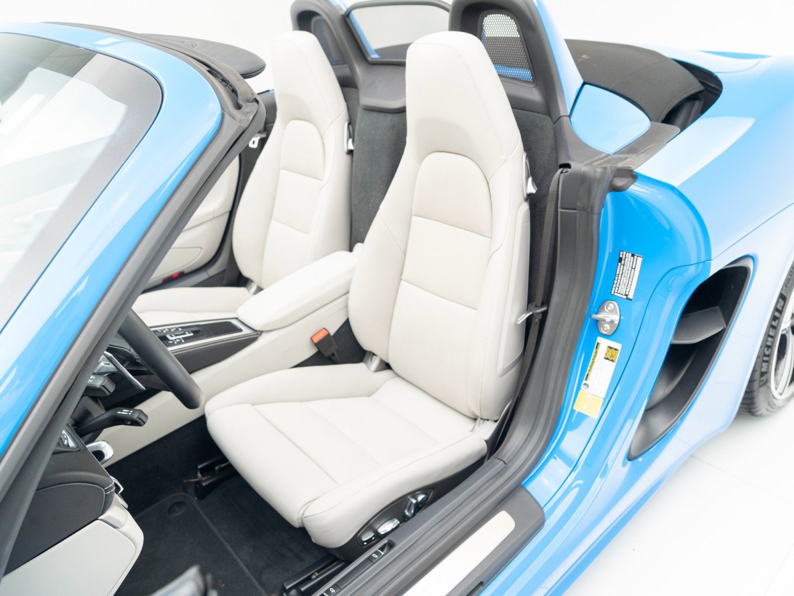 Certified 2025 Porsche 718 Boxster GTS image 5