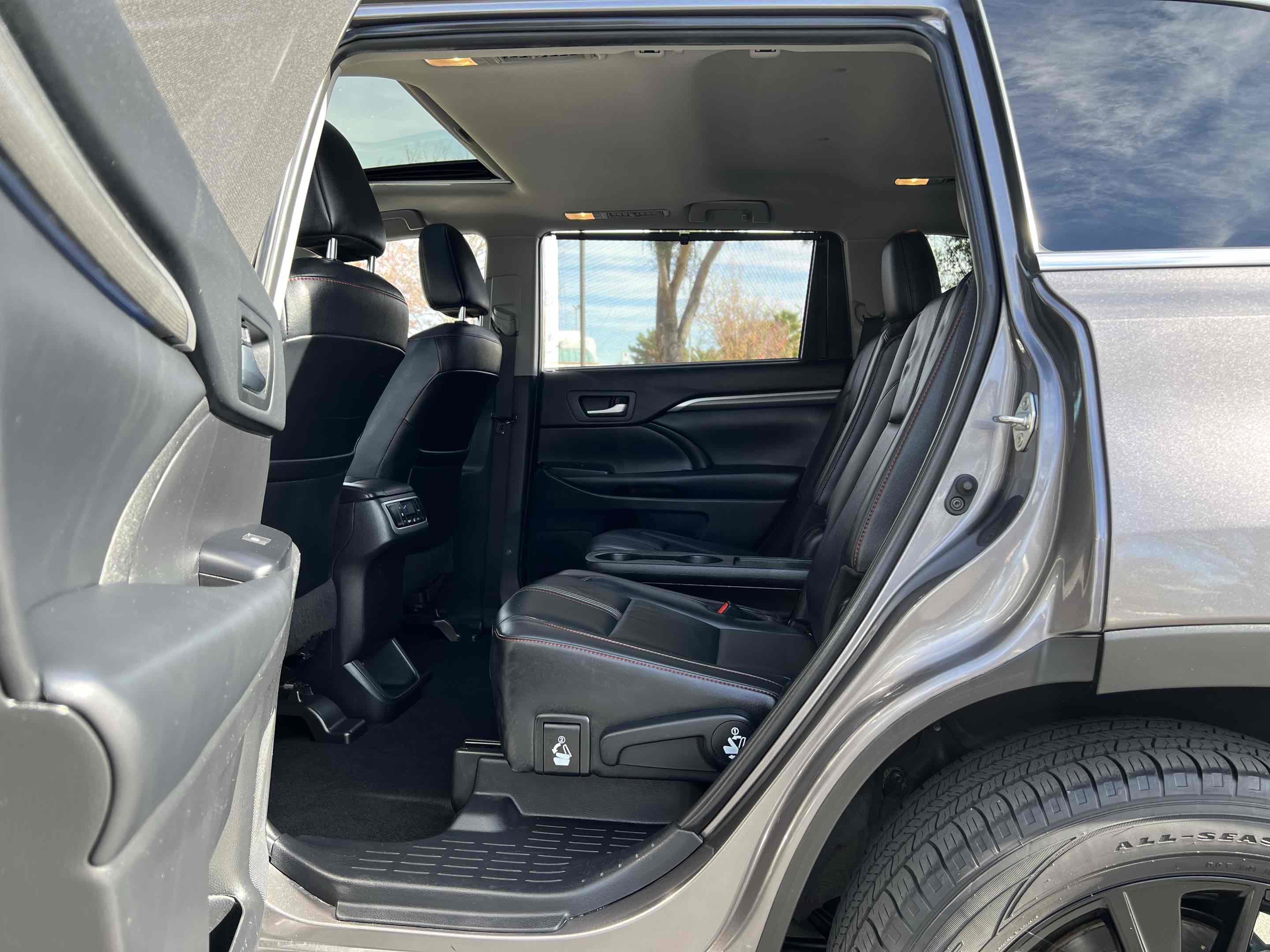 Used 2019 Toyota Highlander XLE image 68