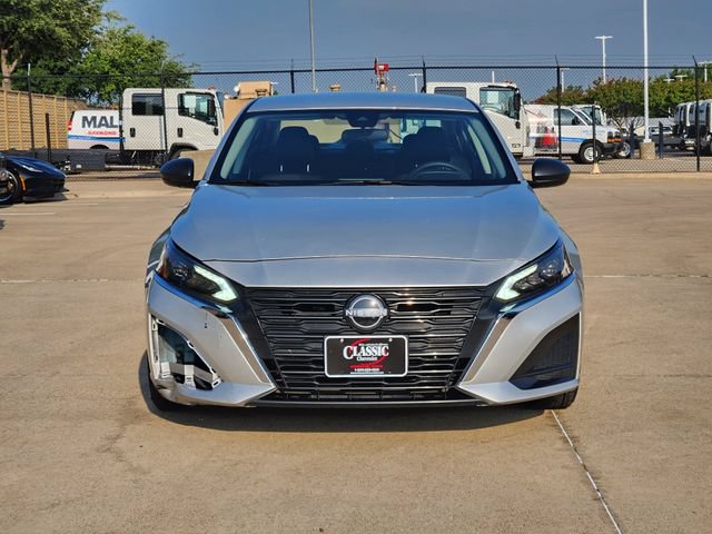 Used 2024 Nissan Altima 2.5 S FWD image 9