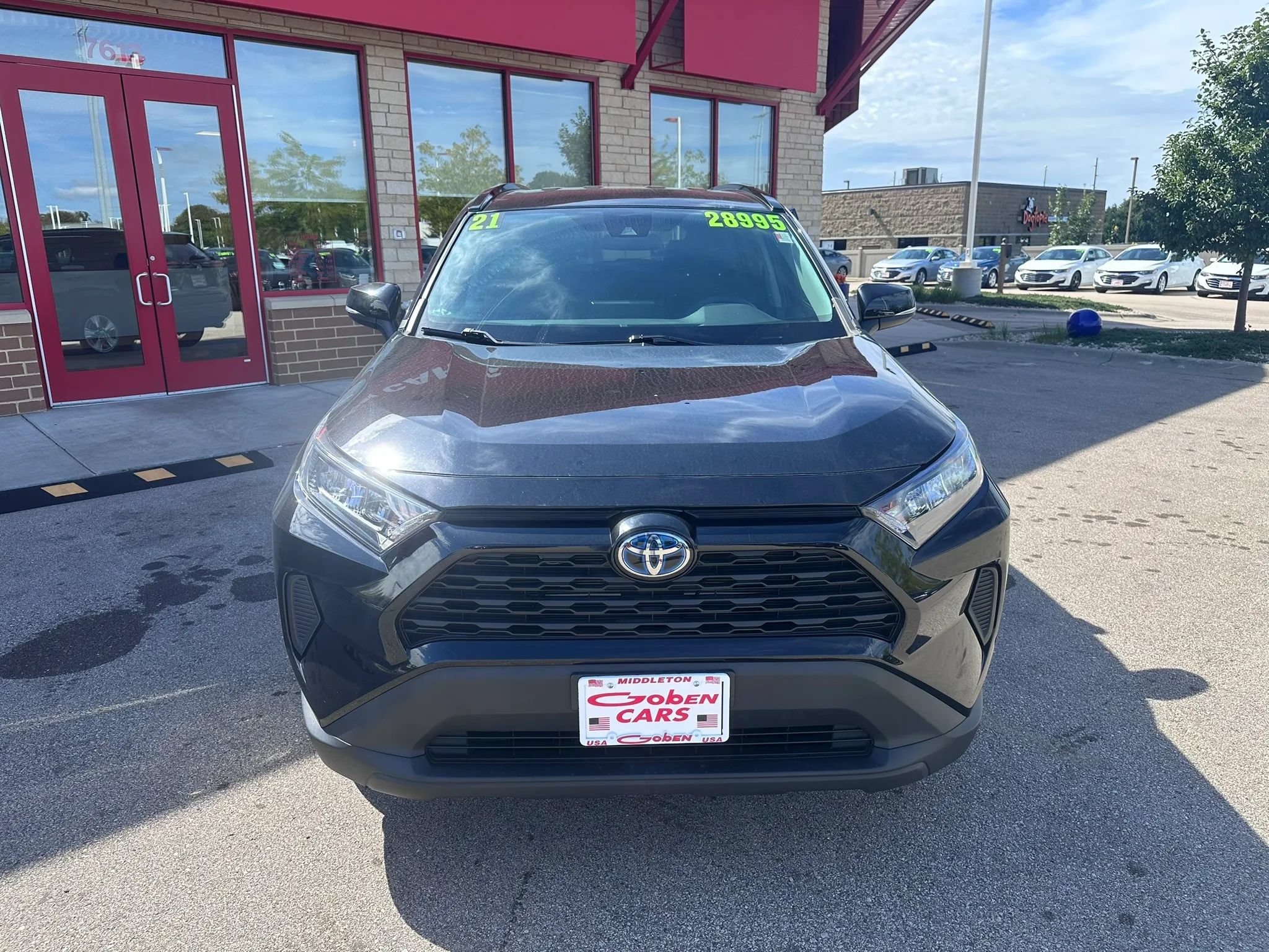 Used 2021 Toyota RAV4 LE AWD/4WD image 2