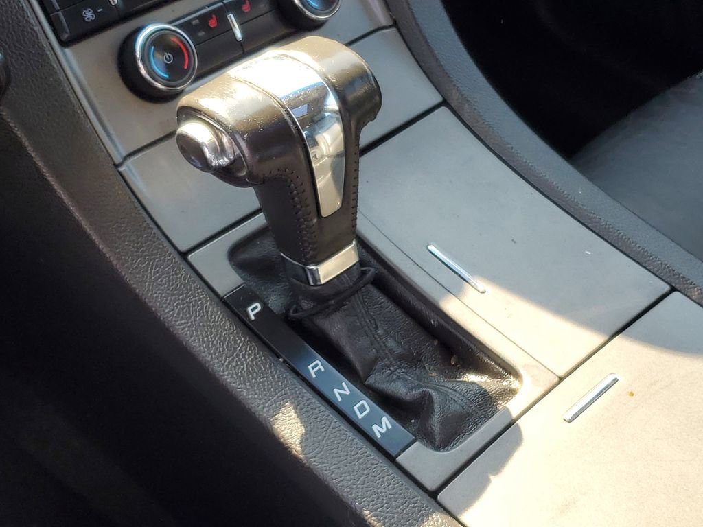 Used 2010 Ford Taurus SEL FWD image 21