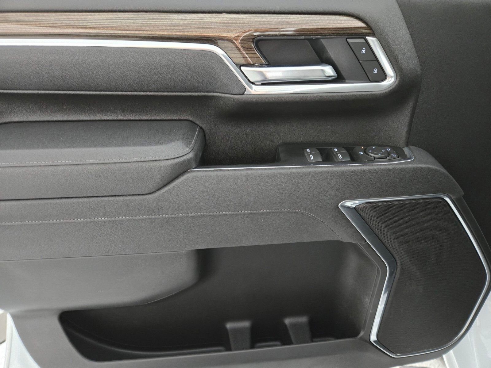 Used 2025 Chevrolet Silverado 2500 LT w/ Convenience Package image 20