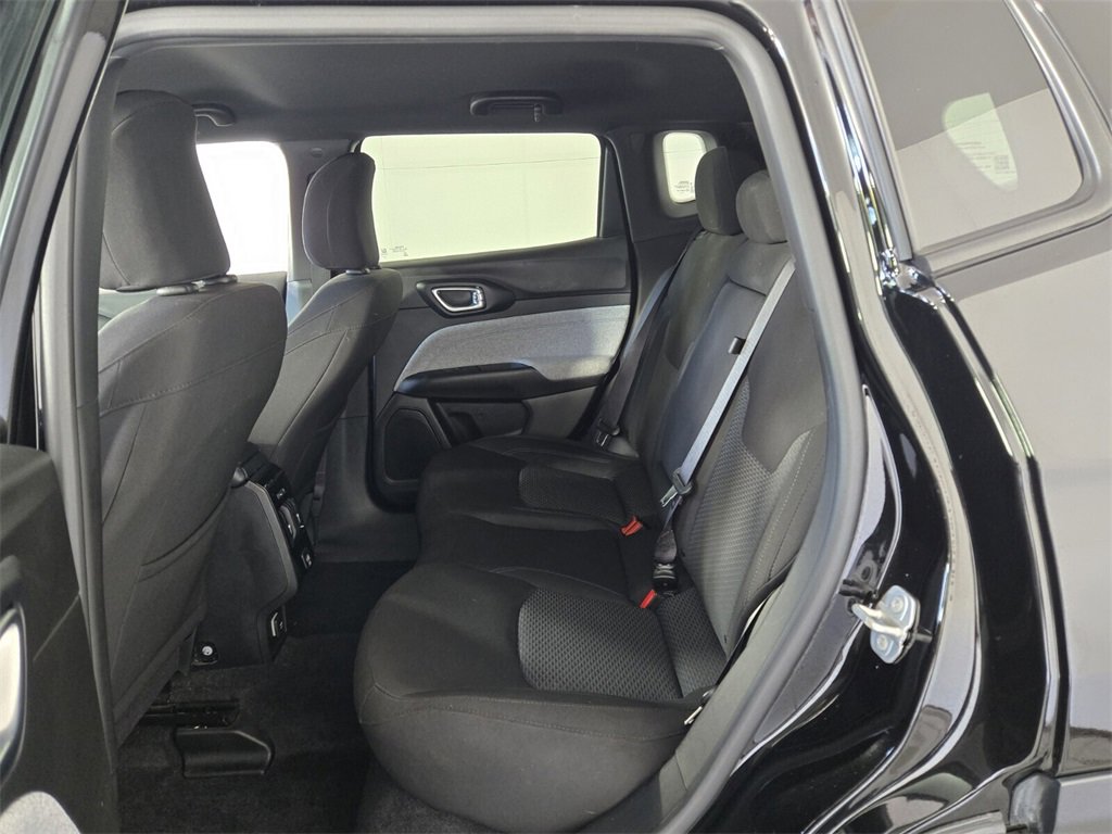 Used 2024 Jeep Compass Sport image 8