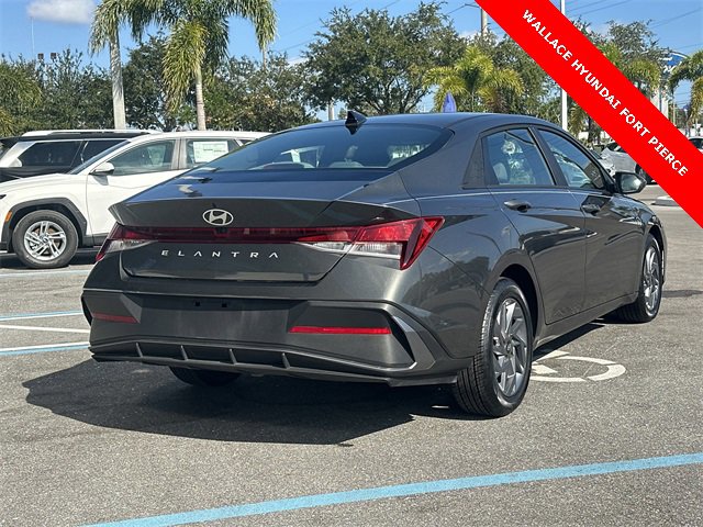Used 2024 Hyundai Elantra SEL image 6