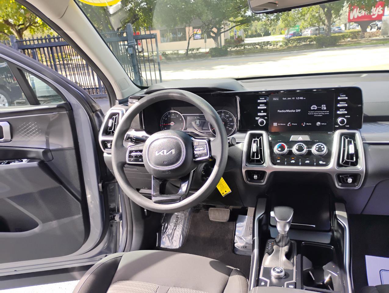 Used 2023 Kia Sorento LX FWD image 24