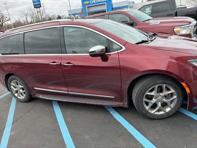 Used 2019 Chrysler Pacifica Limited w/ Advanced Safetytec Group image 9