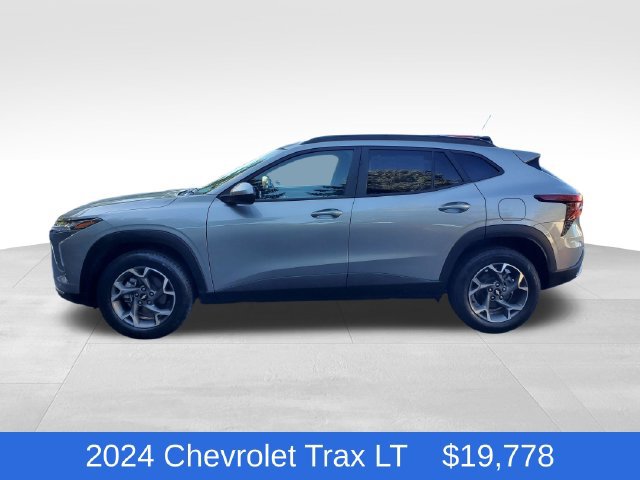 Certified 2024 Chevrolet Trax LT w/ Driver Confidence Package FWD image 2