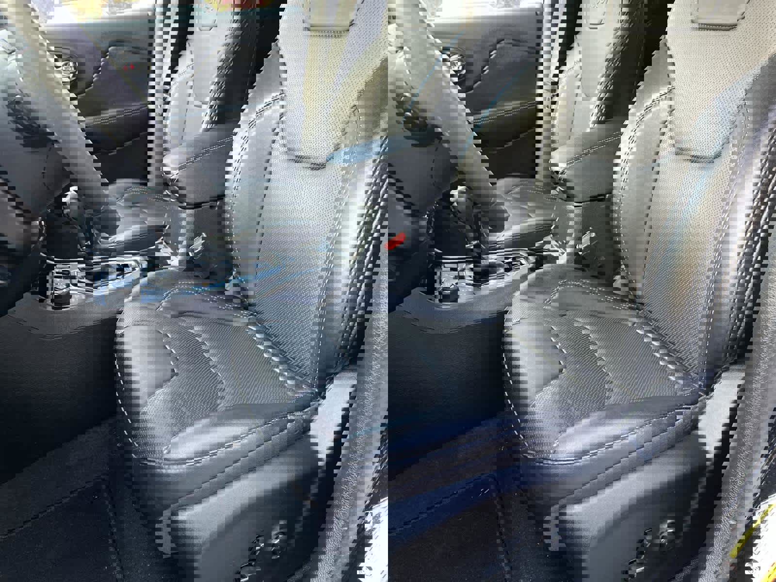 Used 2023 Jeep Cherokee Altitude Lux image 11