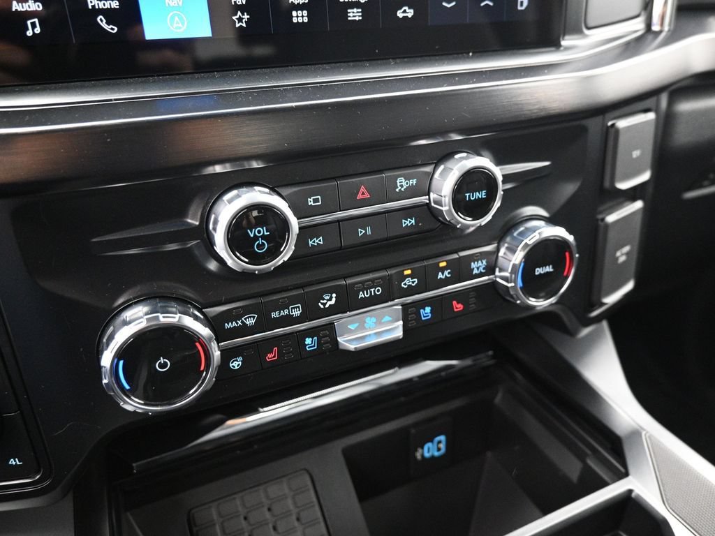 New 2026 Ford F250 Lariat w/ Black Appearance Package AWD/4WD image 16