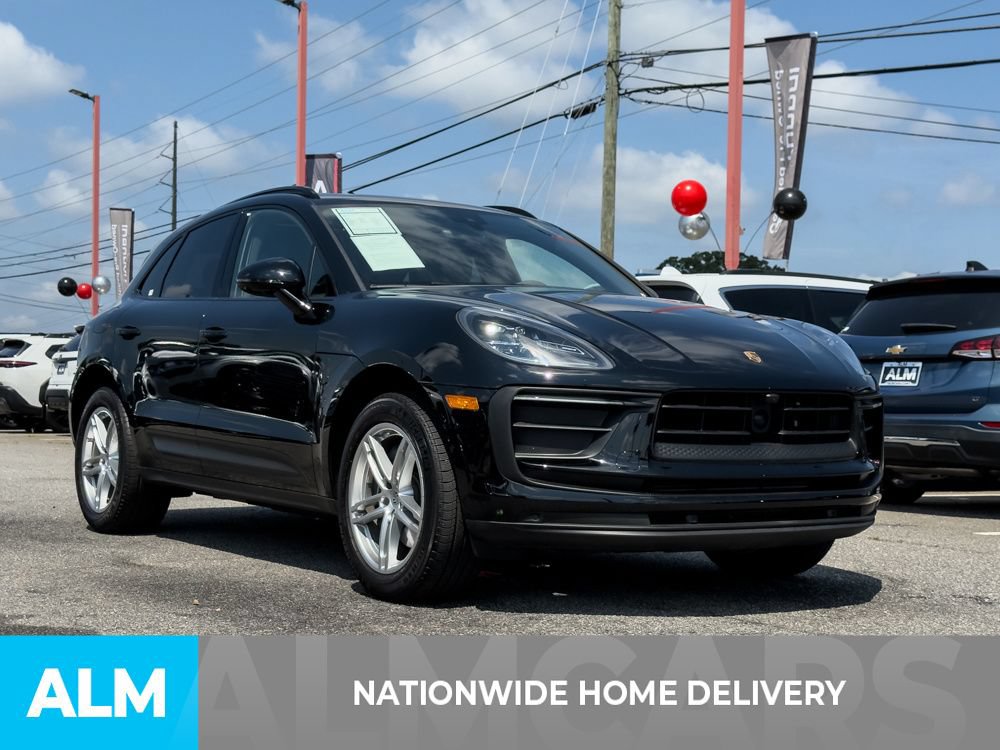 Used 2025 Porsche Macan w/ Premium Package Plus AWD/4WD image 4