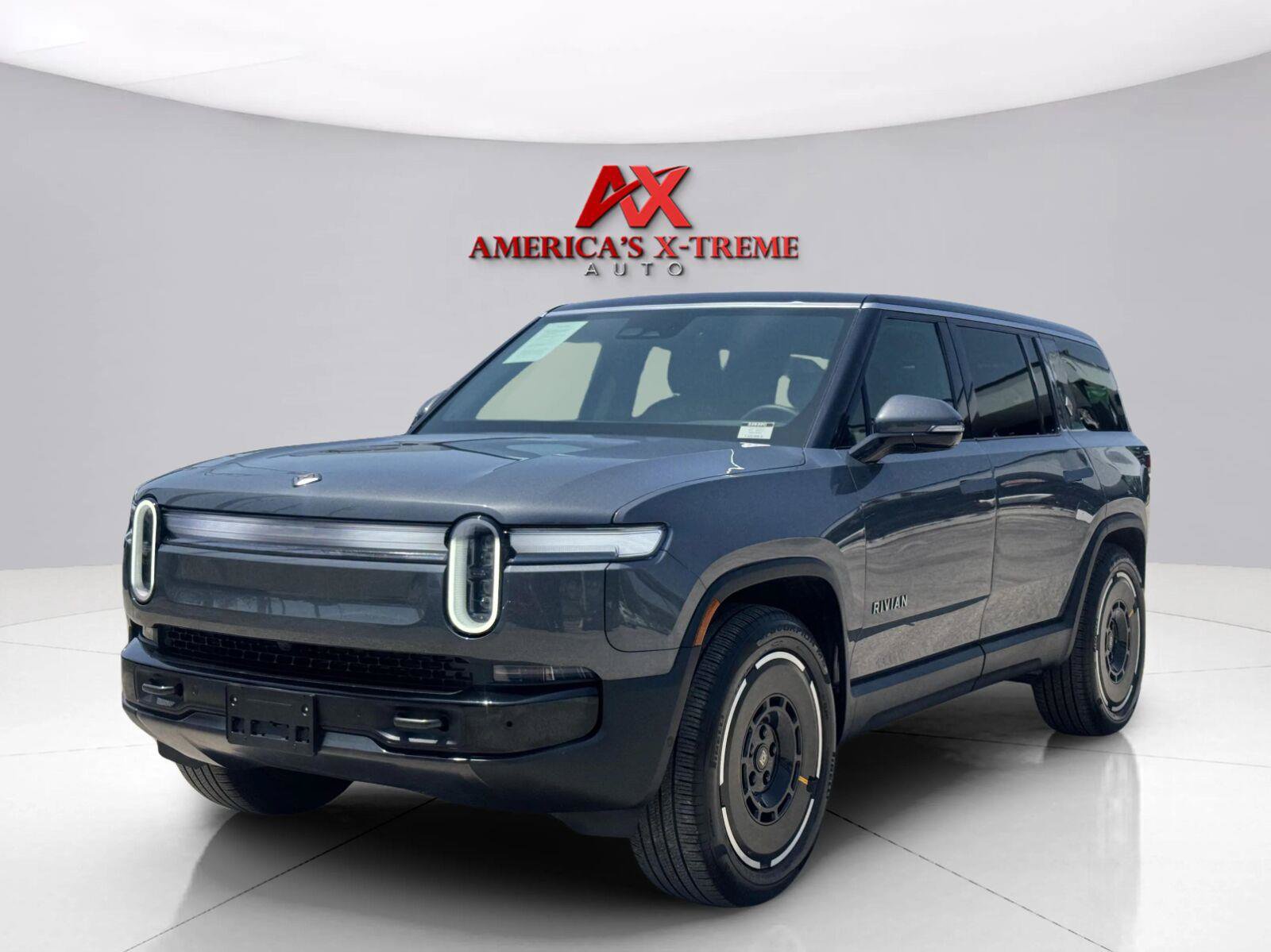 Used 2025 Rivian R1S Adventure AWD/4WD video 1
