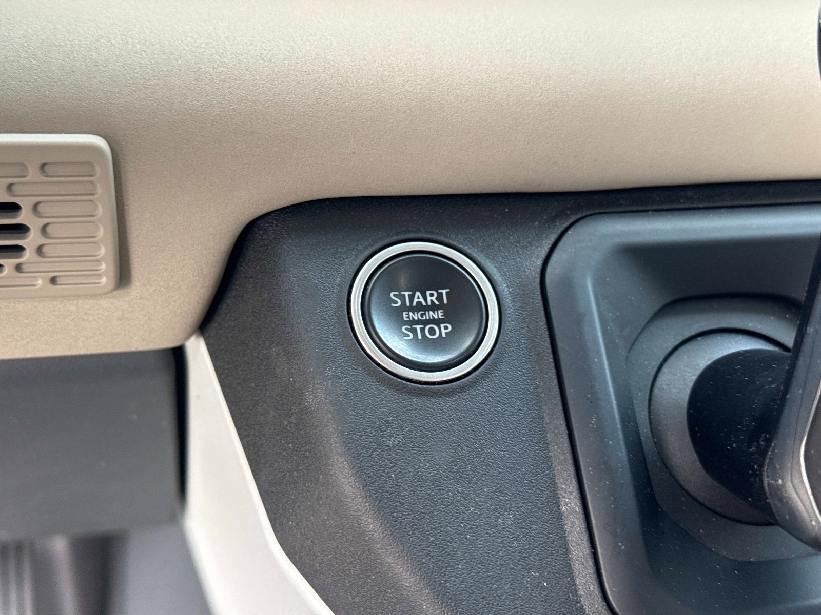 Used 2022 Land Rover Defender 110 S image 28