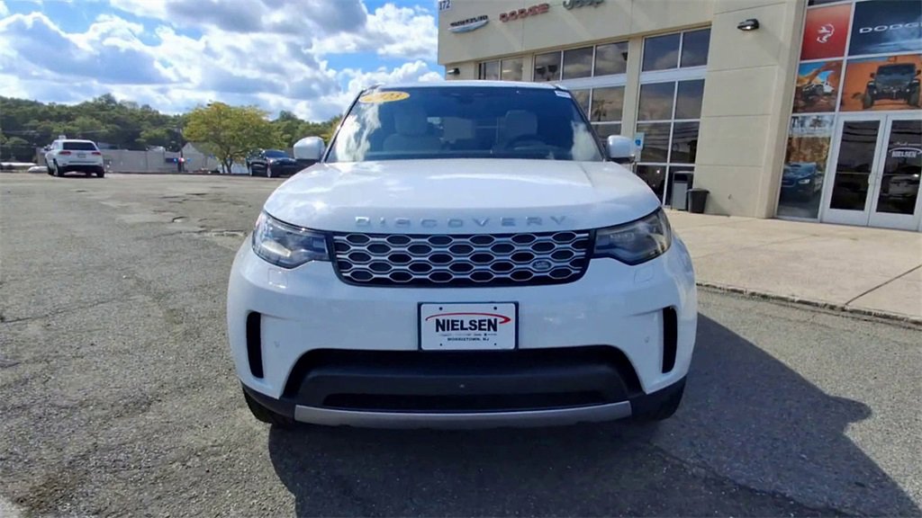 Used 2023 Land Rover Discovery S image 3