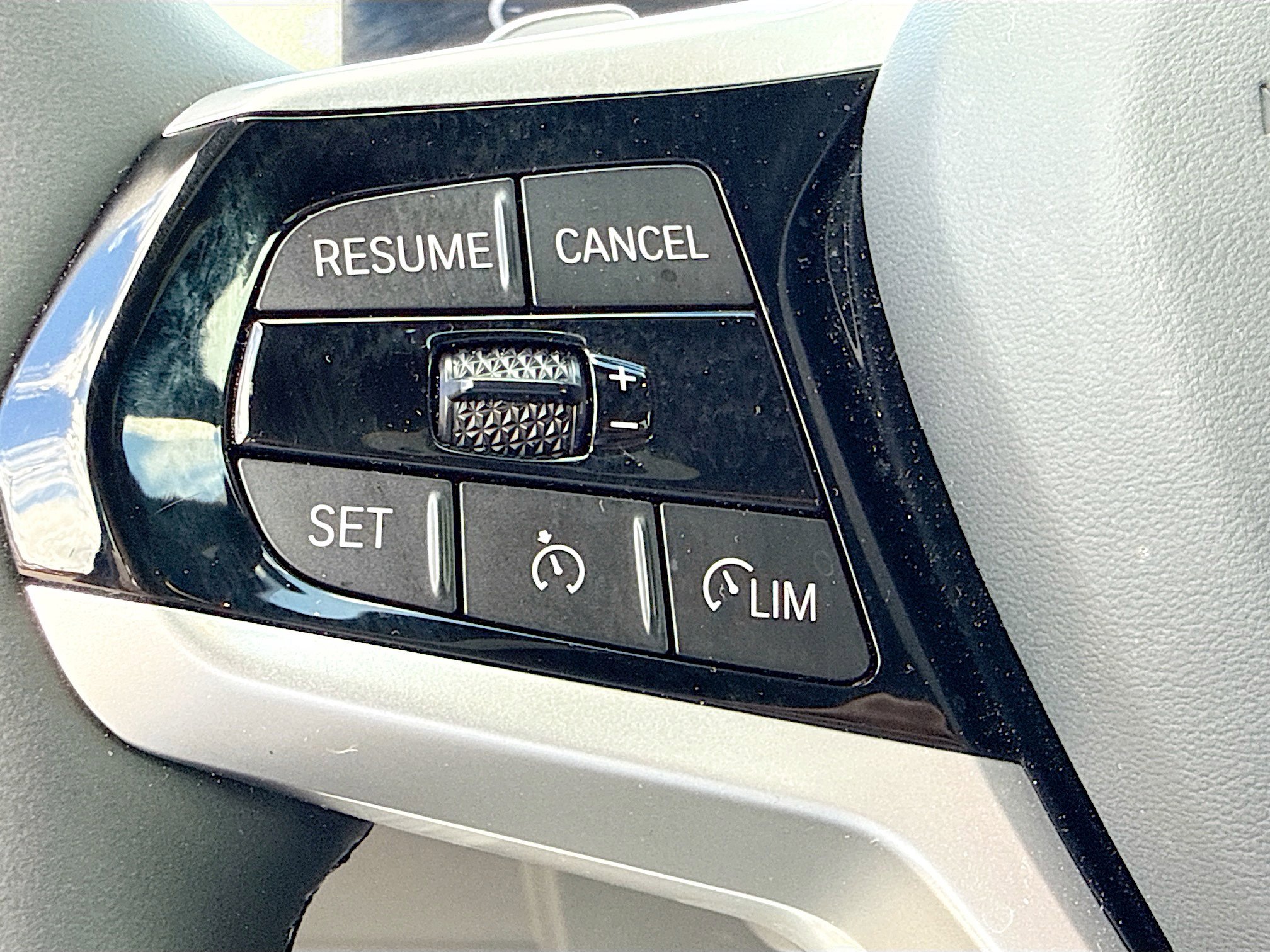 Used 2025 BMW 330i Sedan RWD image 38