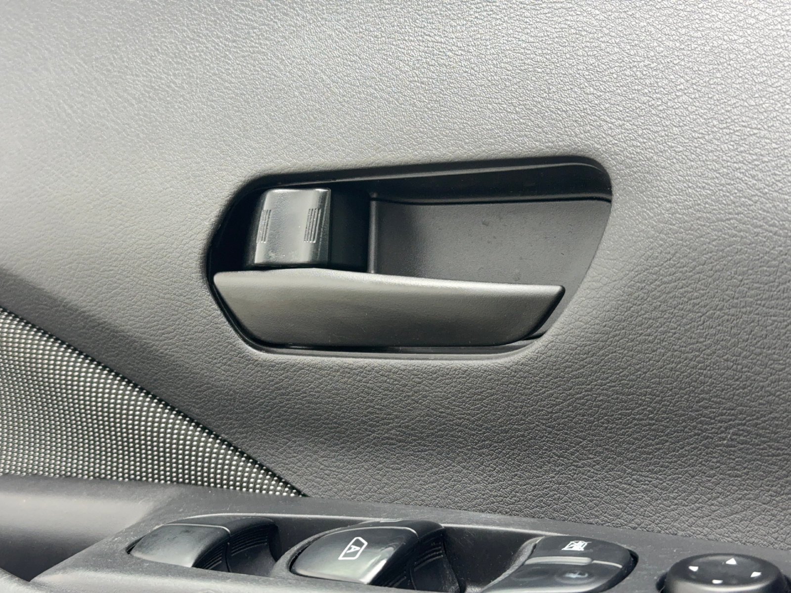Used 2020 Nissan Kicks S FWD image 20