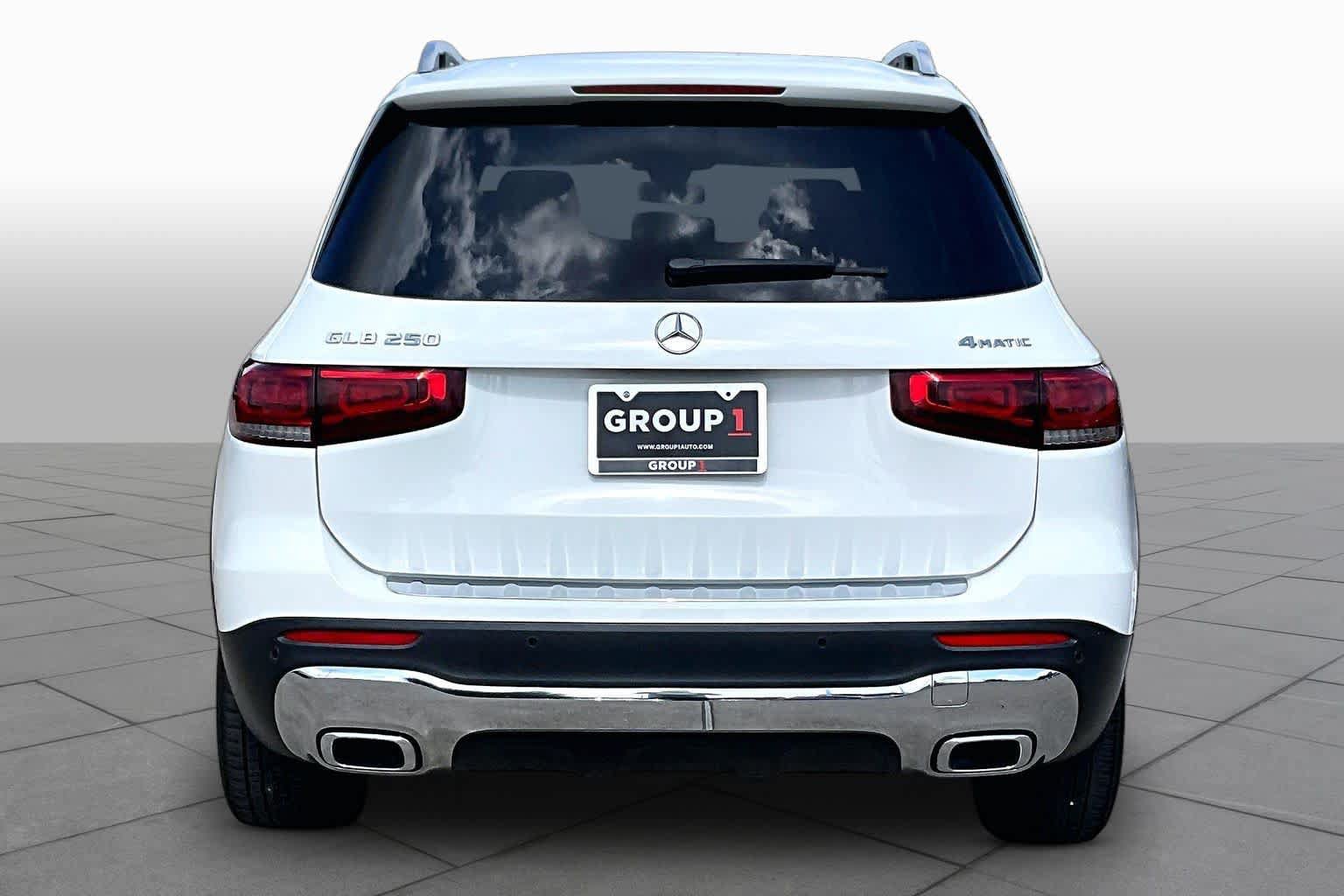 Used 2022 Mercedes-Benz GLB 250 4MATIC image 5