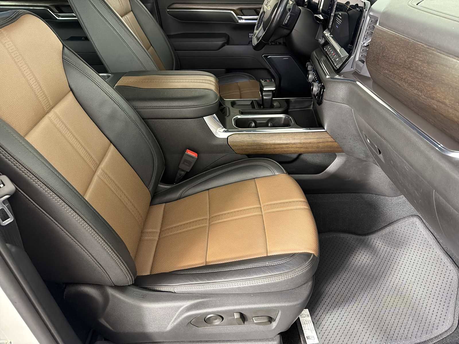 Used 2023 Chevrolet Silverado 1500 High Country w/ High Country Premium Package image 12