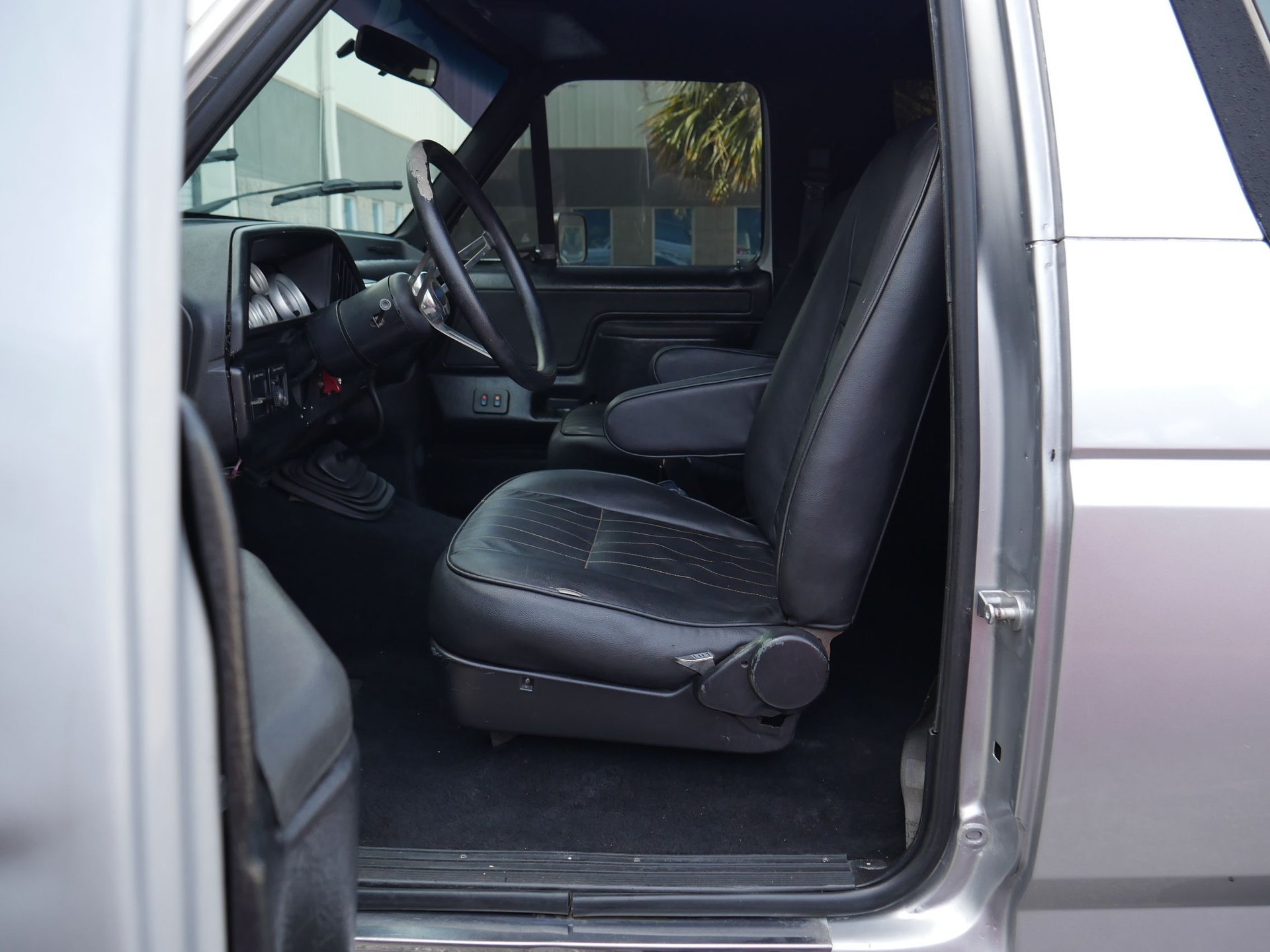 Used 1990 Ford Bronco AWD/4WD image 4
