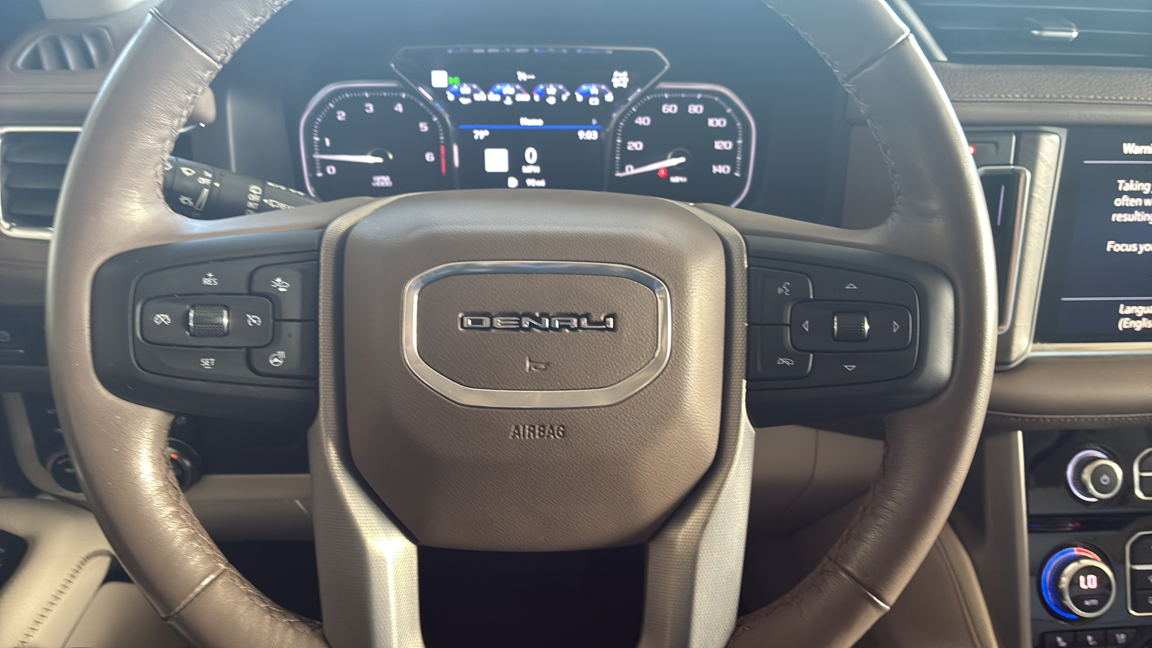 Used 2021 GMC Yukon Denali AWD/4WD image 10