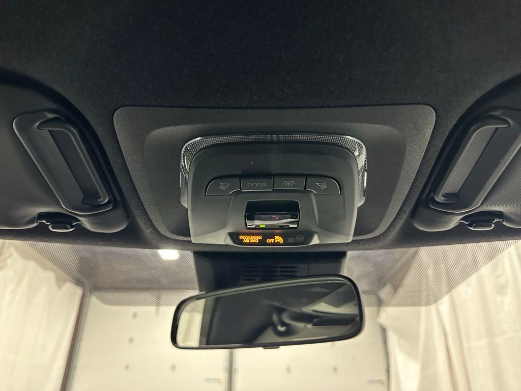 Used 2025 Toyota Corolla SE image 39