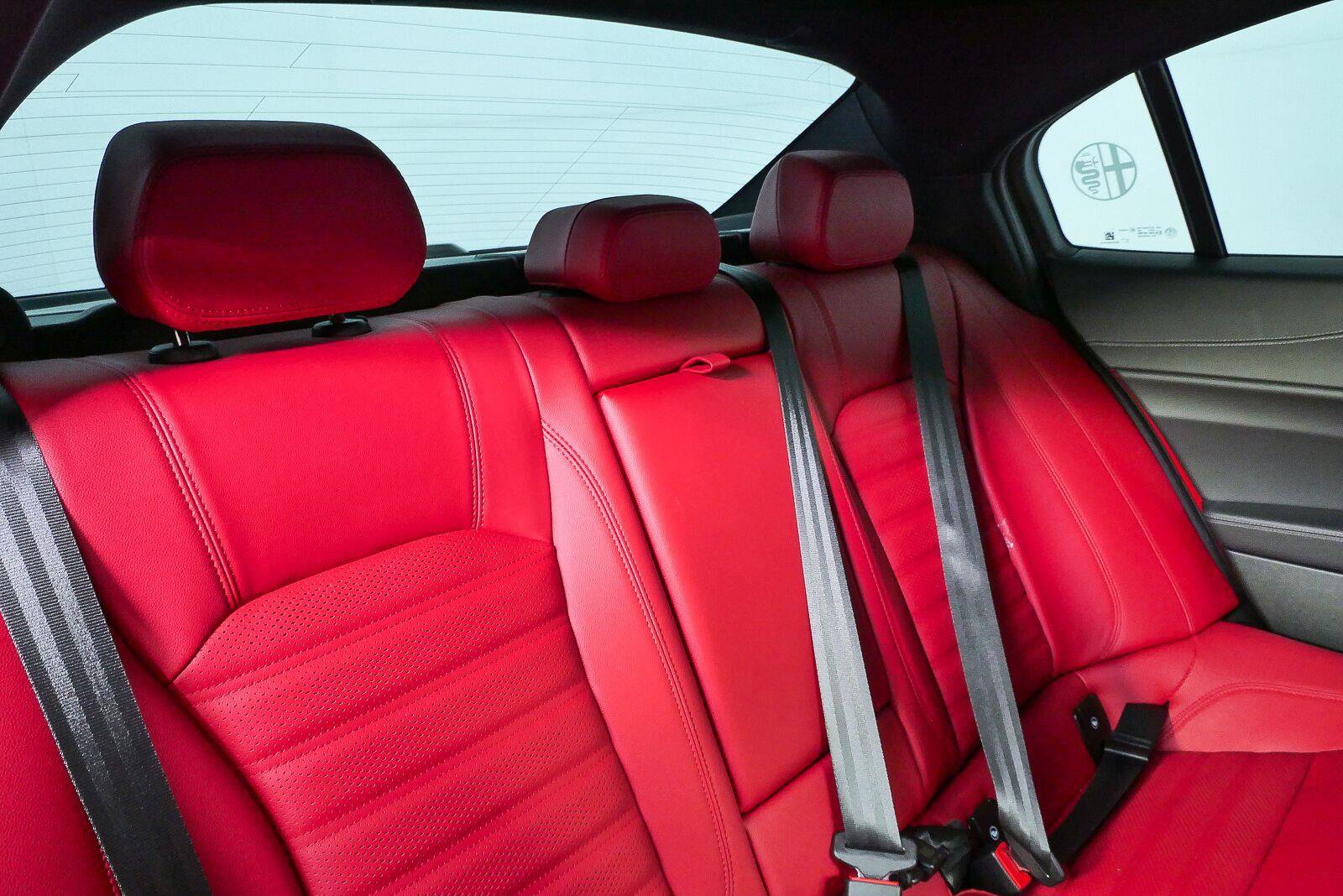 Used 2024 Alfa Romeo Giulia Quadrifoglio RWD image 19