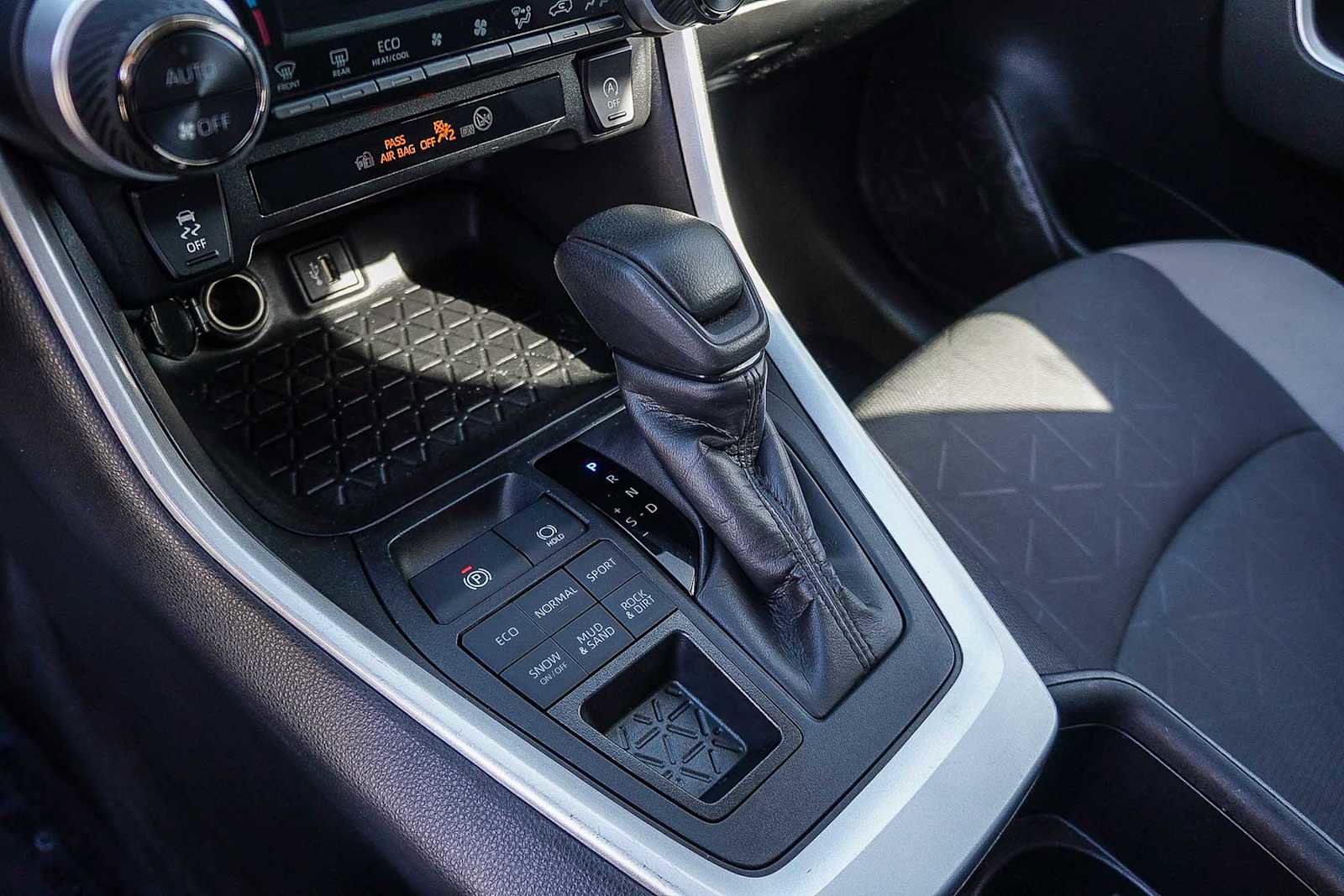 Certified 2024 Toyota RAV4 XLE w/ Convenience Package image 23