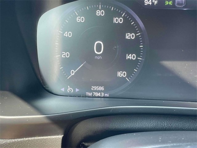 Used 2020 Volvo XC40 T5 Momentum w/ Protection Package Premier image 27