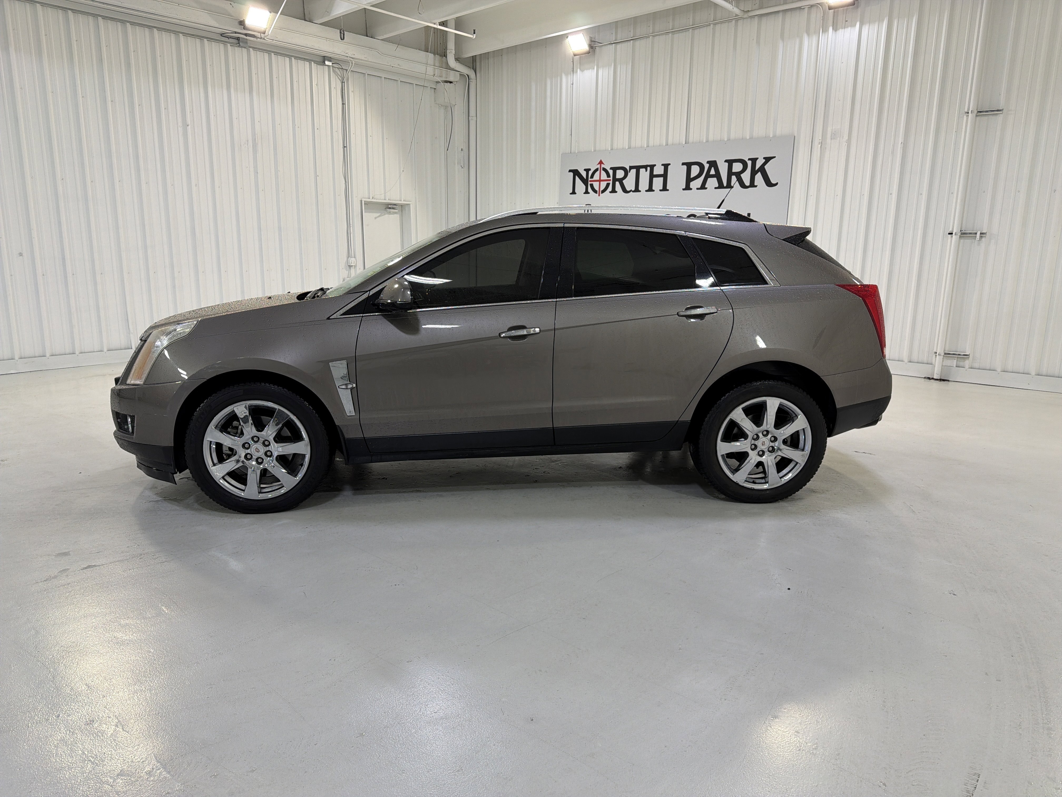 Used 2012 Cadillac SRX Premium FWD image 2