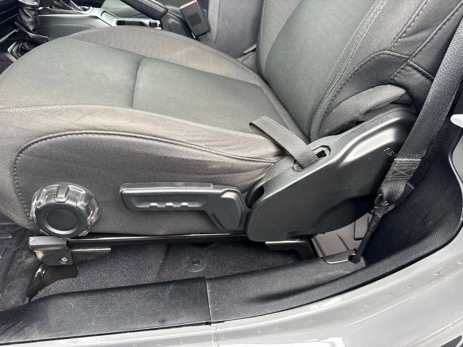 Used 2020 Jeep Wrangler Sport image 14