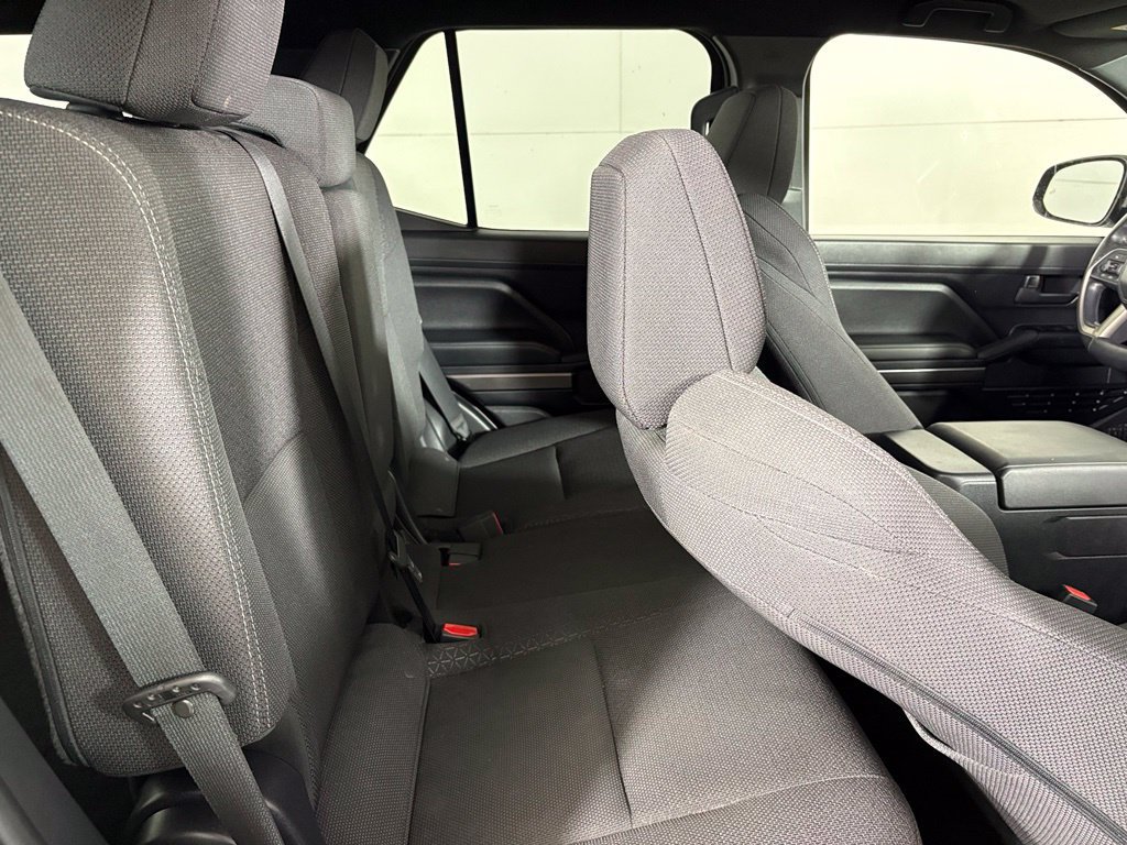 Used 2025 Toyota 4Runner SR5 AWD/4WD image 17
