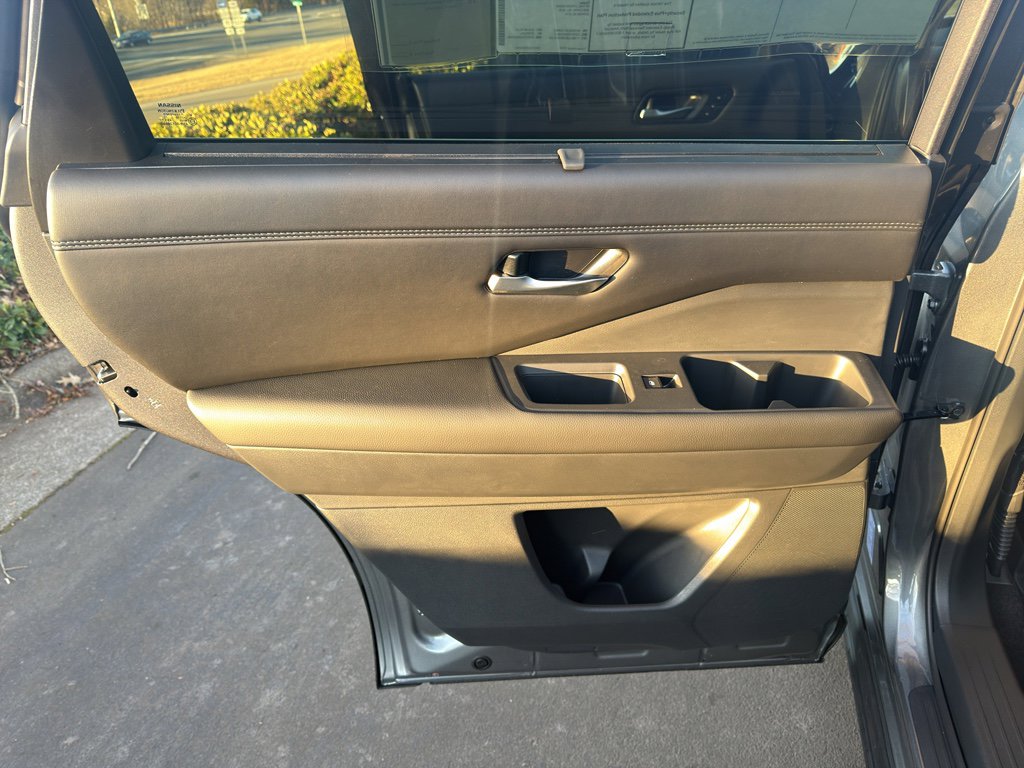 New 2026 Nissan Pathfinder Platinum image 33