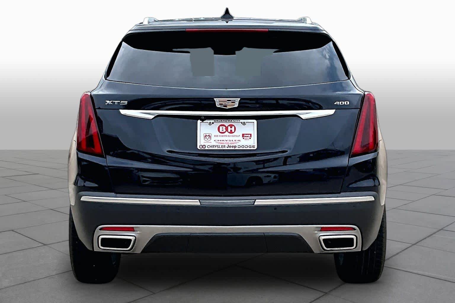 Used 2021 Cadillac XT5 Premium Luxury w/ LPO, Floor Liner Package FWD image 6