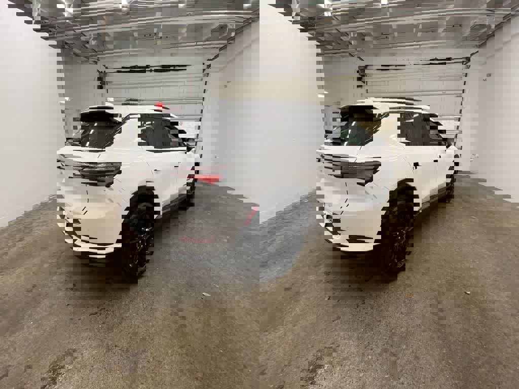 Used 2024 Chevrolet Equinox EV RS image 6