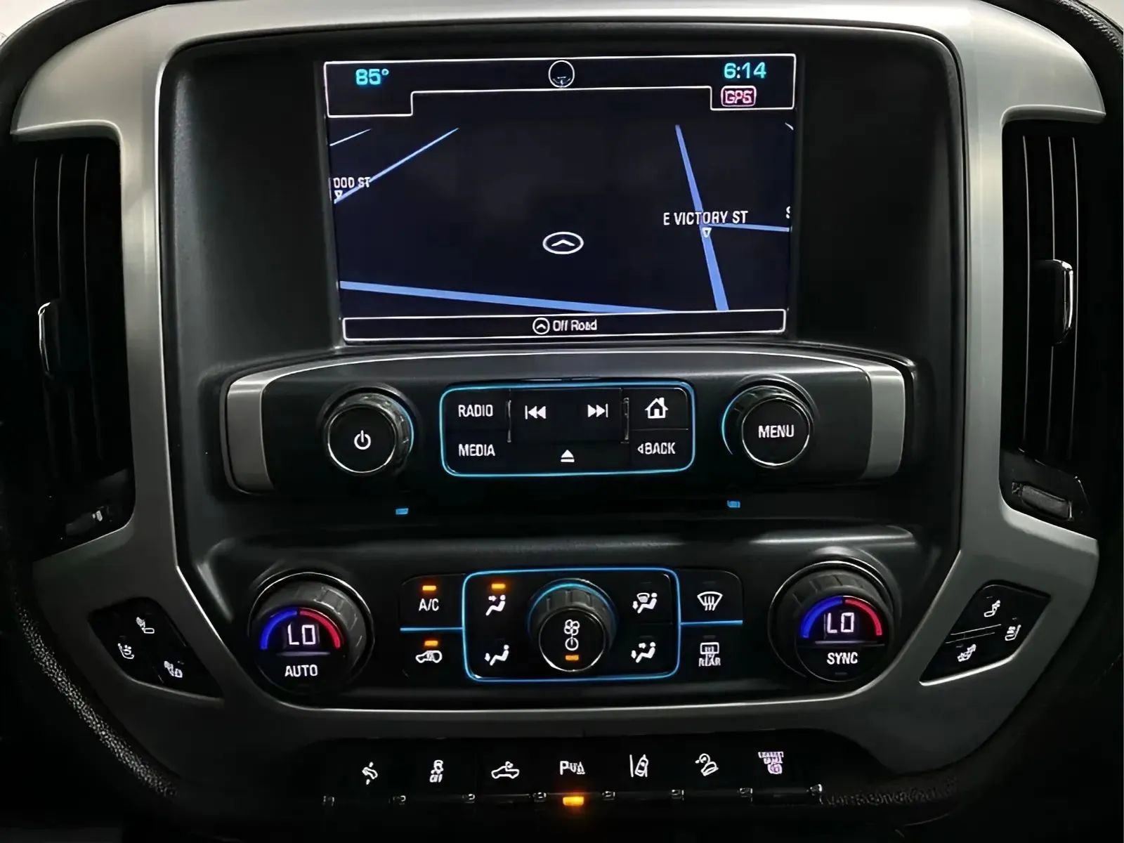 Used 2019 GMC Sierra 2500 SLT w/ Driver Alert Package AWD/4WD image 19
