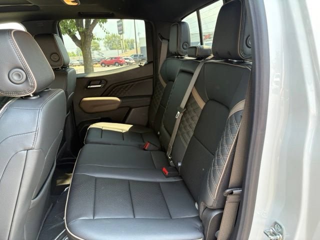 New 2026 GMC Canyon Denali AWD/4WD image 10