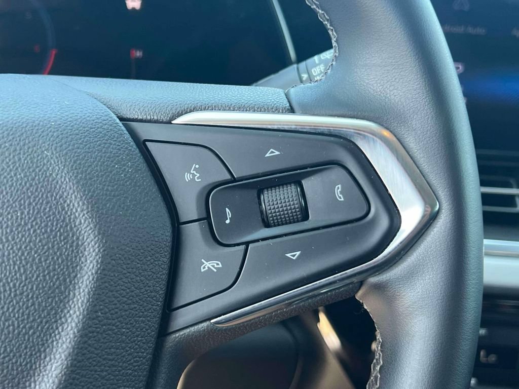 Used 2024 Chevrolet Trax LT w/ Driver Confidence Package FWD image 21